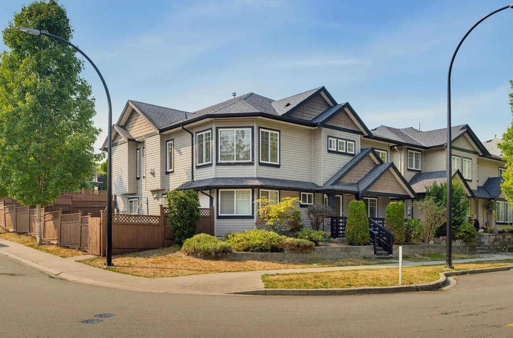 11335 CREEKSIDE STREET, Maple Ridge, BC — Residential for Sale - Main Photo