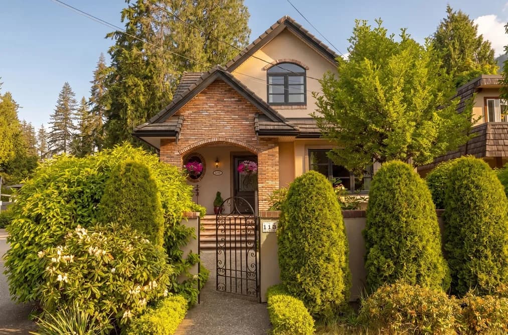 1134 MONTROYAL BOULEVARD, North Vancouver, BC — Residential for Sale - Main Photo