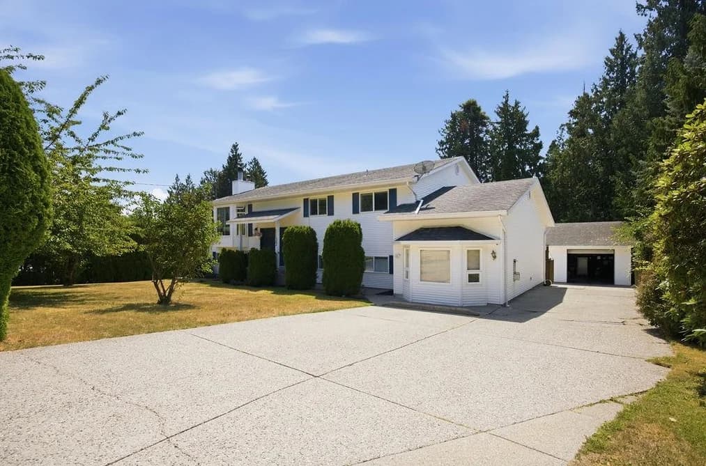 1137 SUNNYSIDE ROAD, Gibsons, BC — Residential for Sale - Main Photo