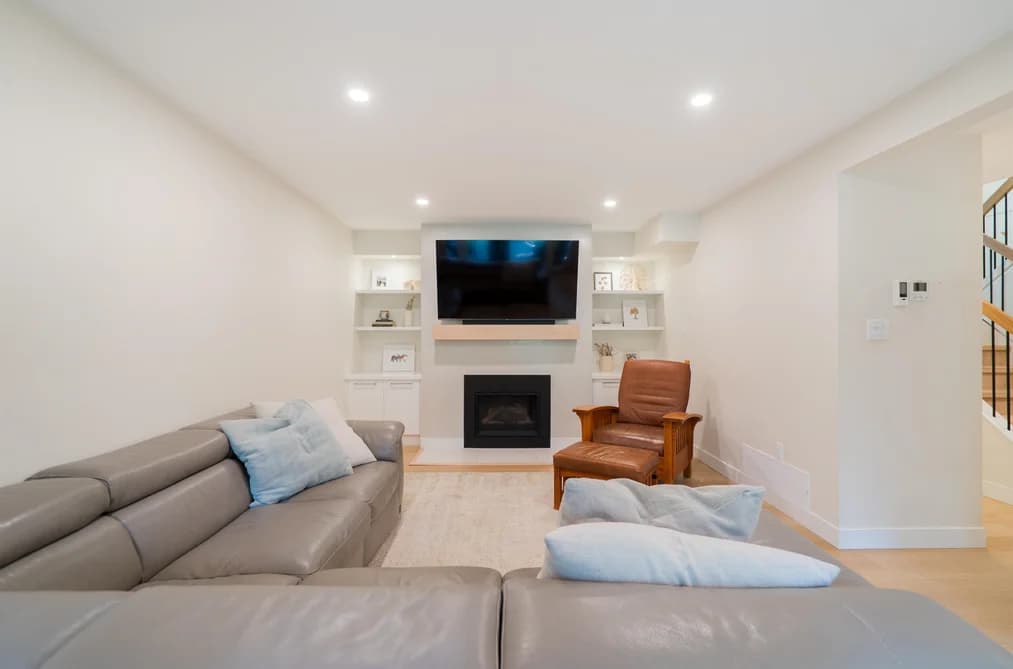 1139 HERITAGE BOULEVARD, North Vancouver, BC — Residential for Sale - Photo 2