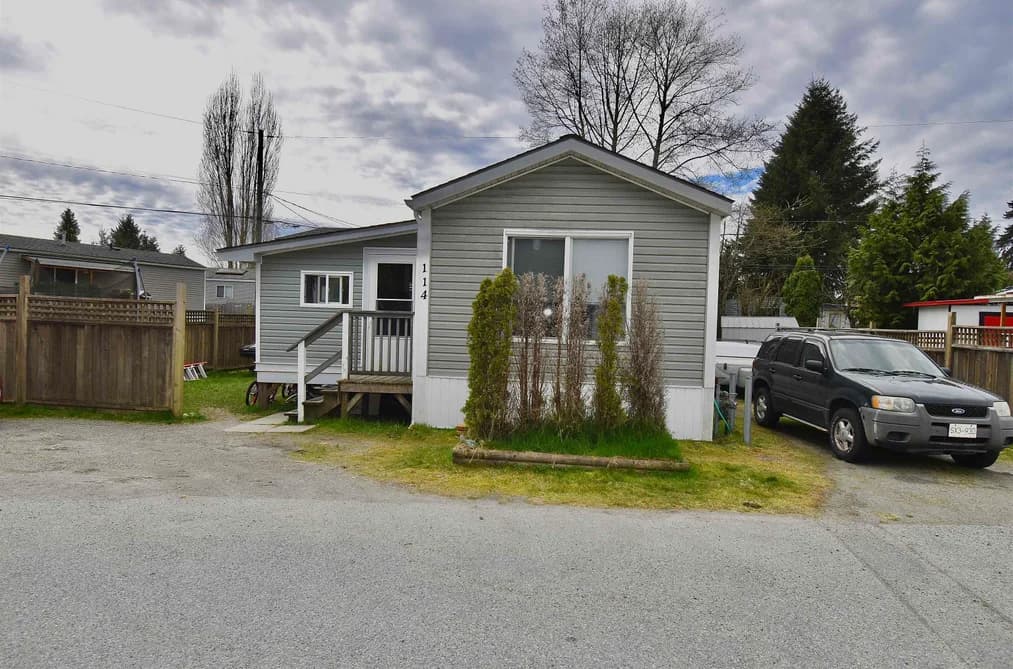 114 1413 SUNSHINE COAST HIGHWAY, Gibsons, BC — Residential for Sale - Photo 2