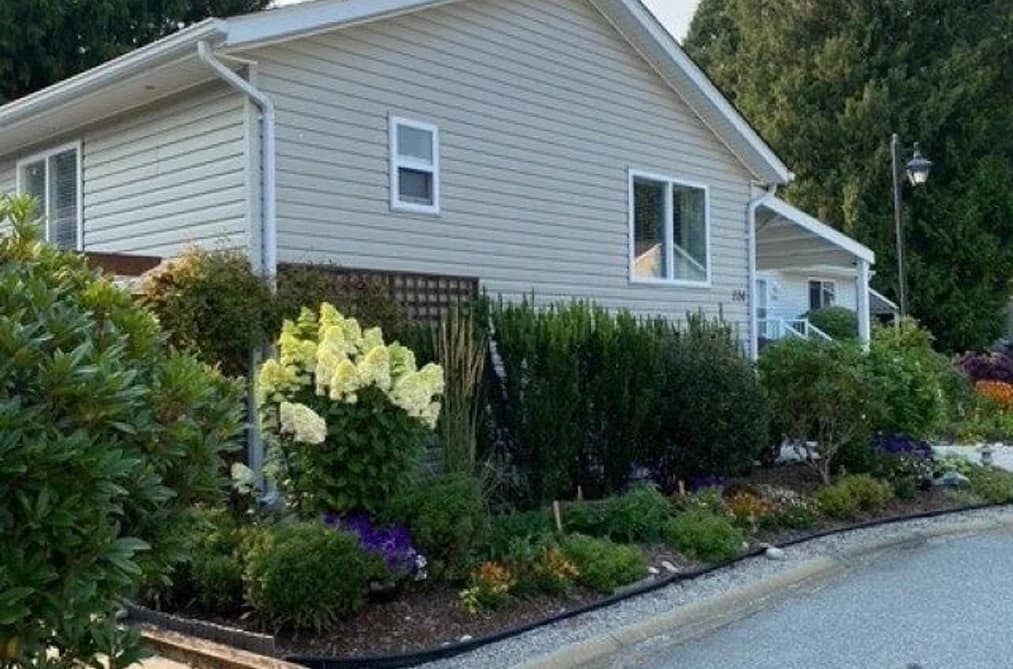 114 4510 SUNSHINE COAST HIGHWAY, Sechelt, BC — Residential for Sale - Main Photo