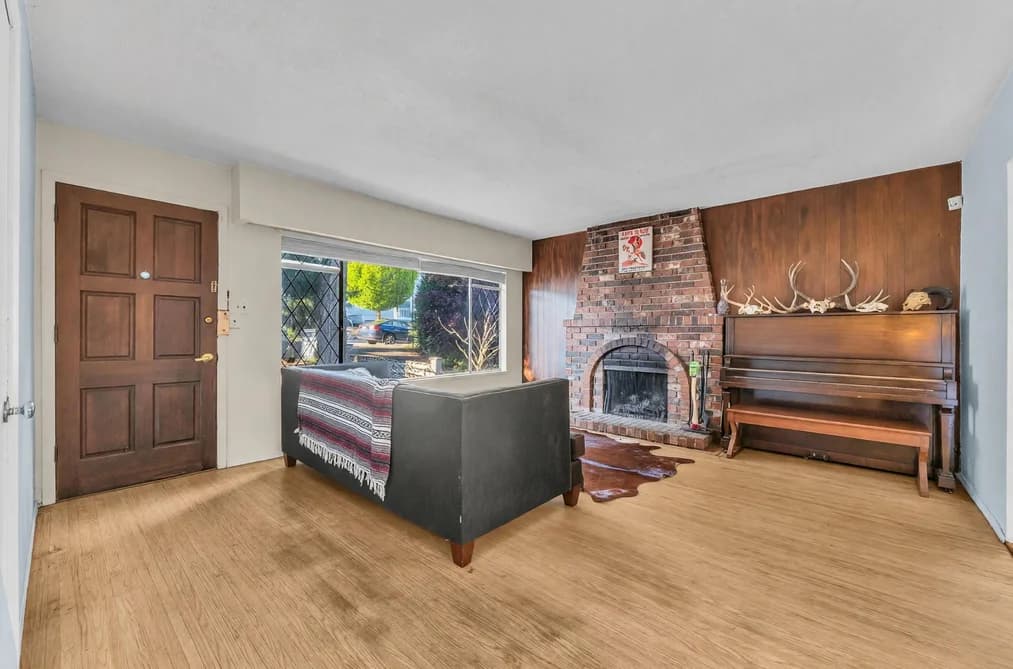 1144 ROCHESTER AVENUE, Coquitlam, BC — Residential for Sale - Photo 2