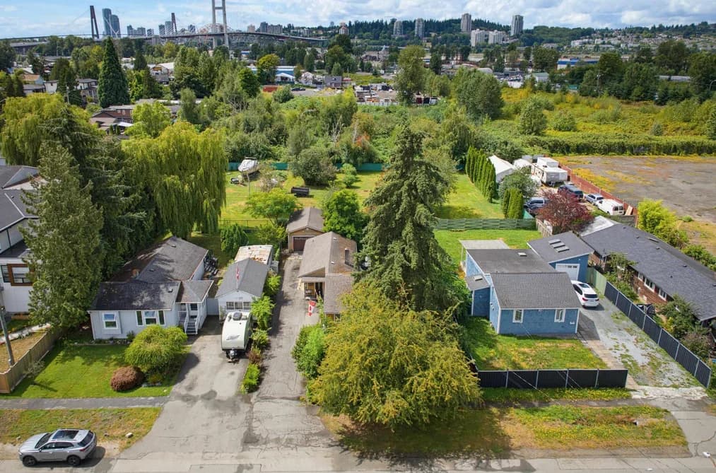 11447 125A STREET, Surrey, BC — Residential for Sale - Photo 2