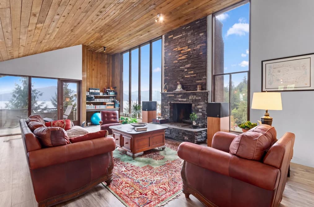 115 ISLEVIEW PLACE, Lions Bay, BC — Residential for Sale - Main Photo