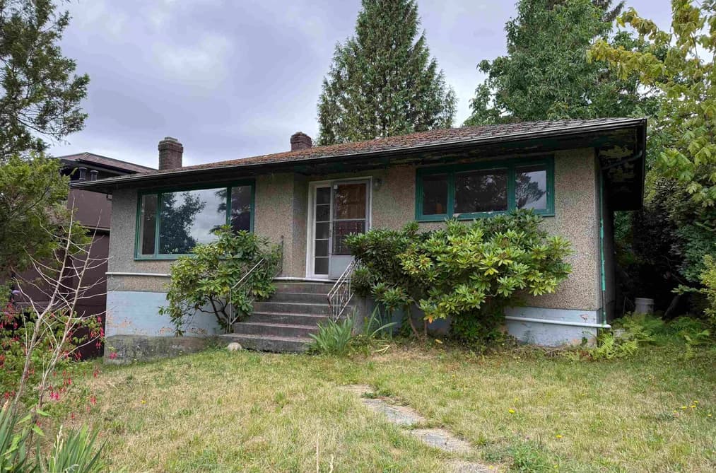 115 N HOWARD AVENUE, Burnaby, BC — Residential for Sale - Main Photo
