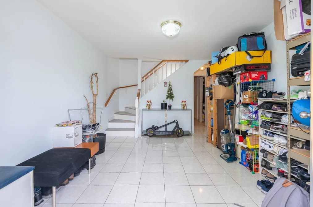 11579 SURREY ROAD, Surrey, BC — Residential for Sale - Photo 2