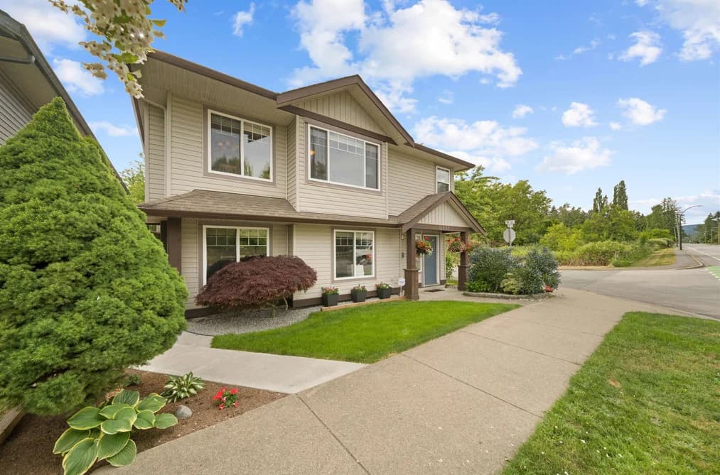 11597 240 STREET, Maple Ridge, BC — Residential for Sale - Photo 2
