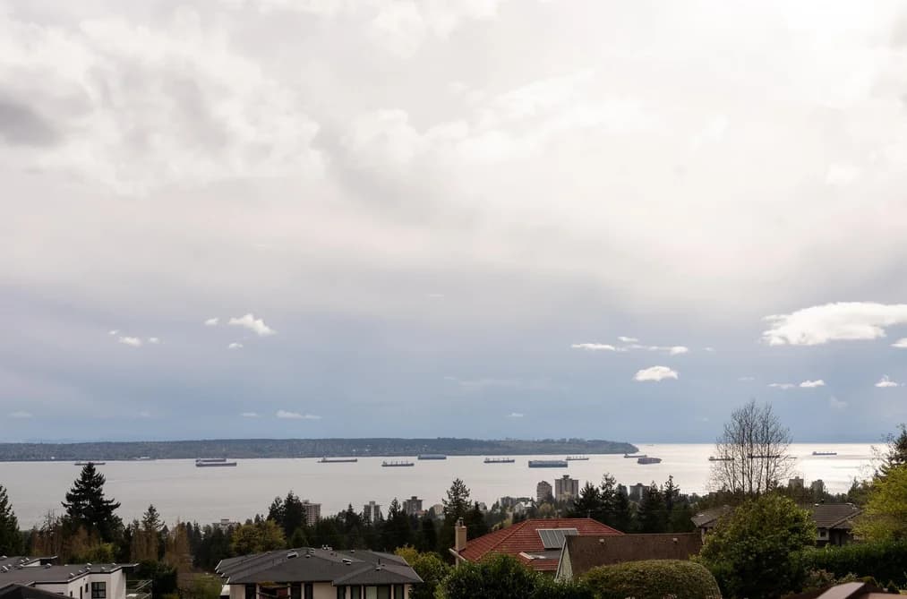 1160 QUEENS AVENUE, West Vancouver, BC — Residential for Sale - Photo 2