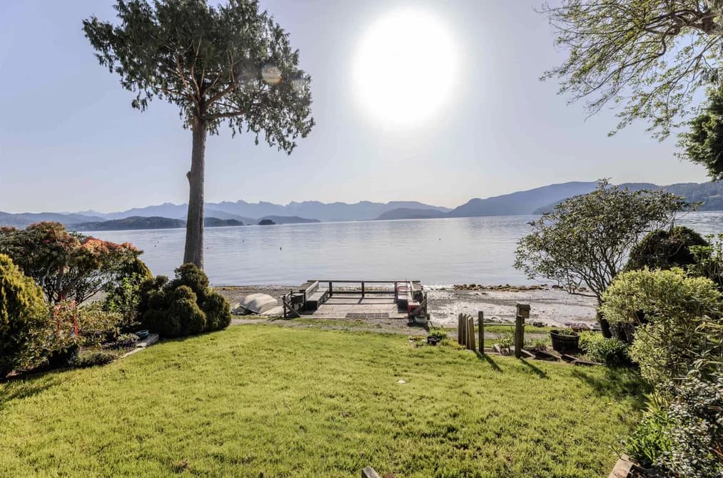 1162 POINT ROAD, Gibsons, BC — Residential for Sale - Main Photo