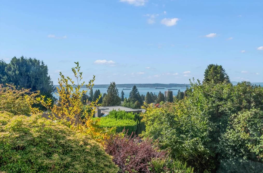 1165 MATHERS AVENUE, West Vancouver, BC — Residential for Sale - Photo 2
