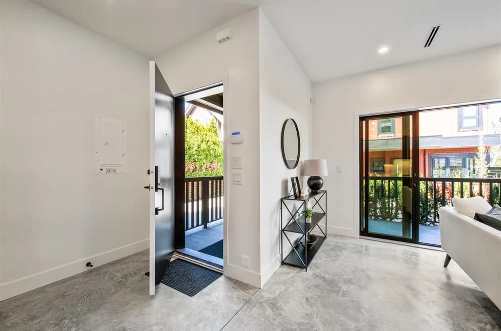 1168 E 26TH AVENUE, Vancouver, BC — Residential for Sale - Photo 2