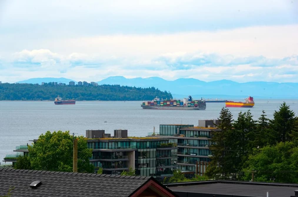 1168 ESQUIMALT AVENUE, West Vancouver, BC — Residential for Sale - Photo 2