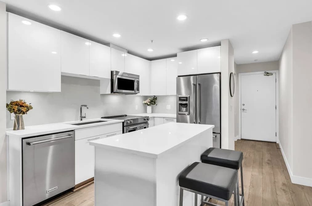 Condo for sale at 117 723 W 3rd Street North Vancouver British Columbia - MLS: R3144036