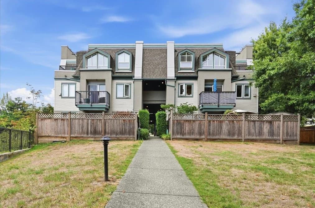 118 217 BEGIN STREET, Coquitlam, BC — Residential for Sale - Photo 2