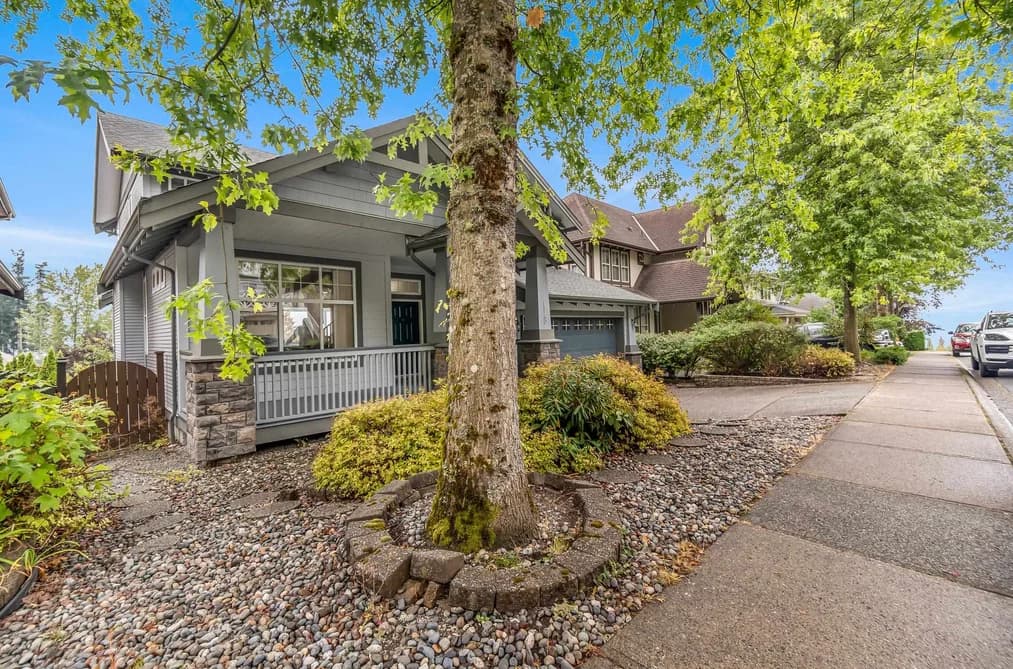 118 FERNWAY DRIVE, Port Moody, BC — Residential for Sale - Photo 2