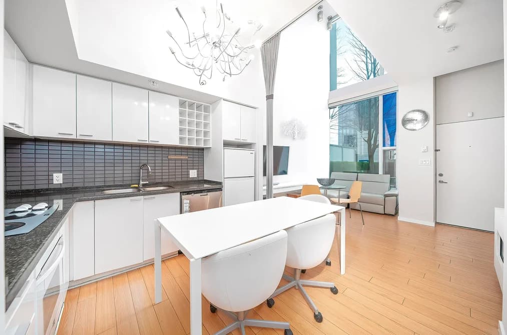 119 REGIMENT SQUARE, Vancouver, BC — Residential for Sale - Photo 2