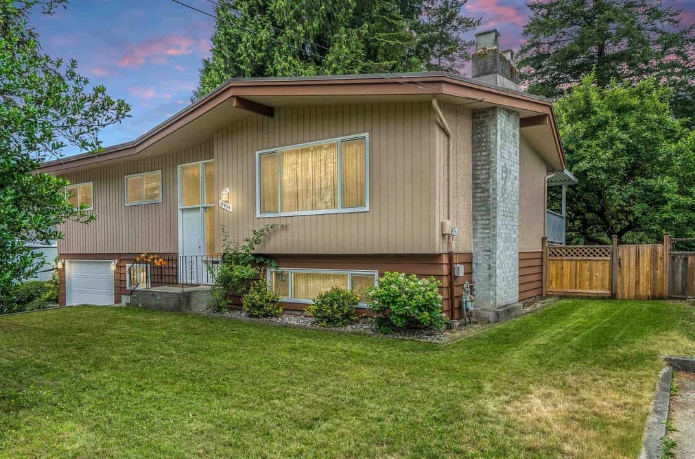 11939 HALL STREET, Maple Ridge, BC — Residential for Sale - Photo 2