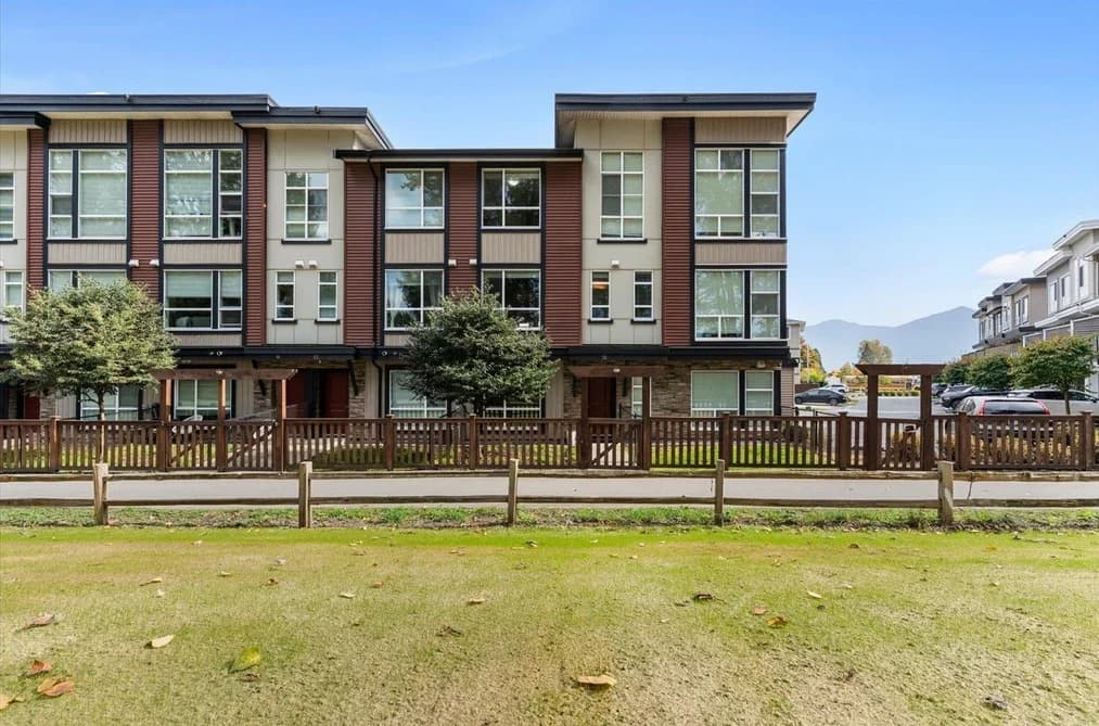 12 8413 MIDTOWN WAY, Chilliwack, BC — Residential for Sale - Main Photo