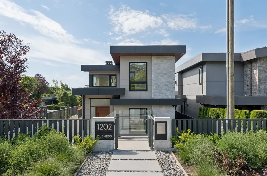 1202 DUCHESS AVENUE, West Vancouver, BC — Residential for Sale - Main Photo