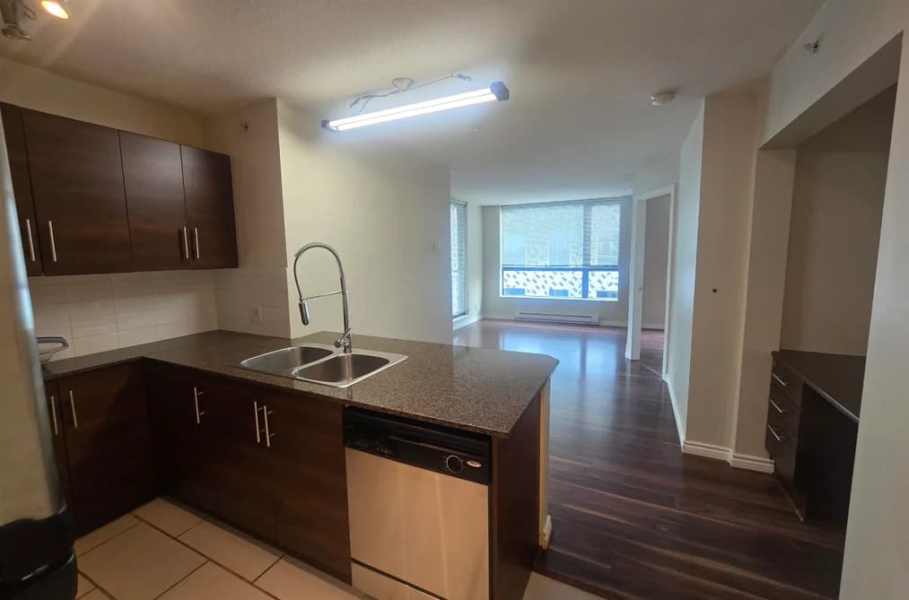 1204 813 AGNES STREET, New Westminster, BC — Residential for Sale - Photo 2