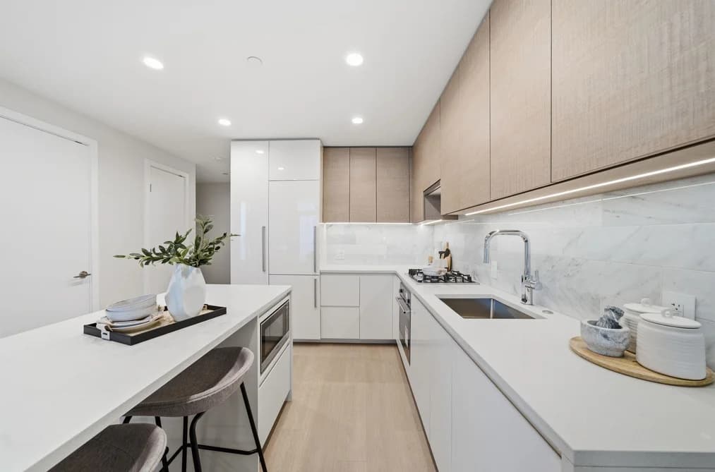 1207 2186 GILMORE AVENUE, Burnaby, BC — Residential for Sale - Photo 2
