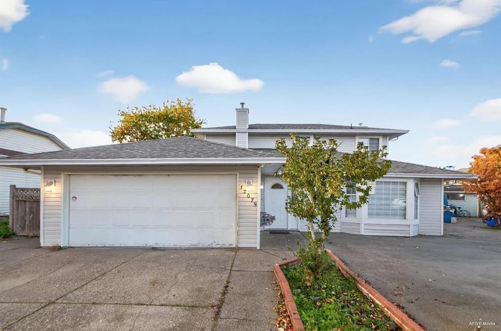 12079 84A AVENUE, Surrey, BC — Residential for Sale - Photo 2