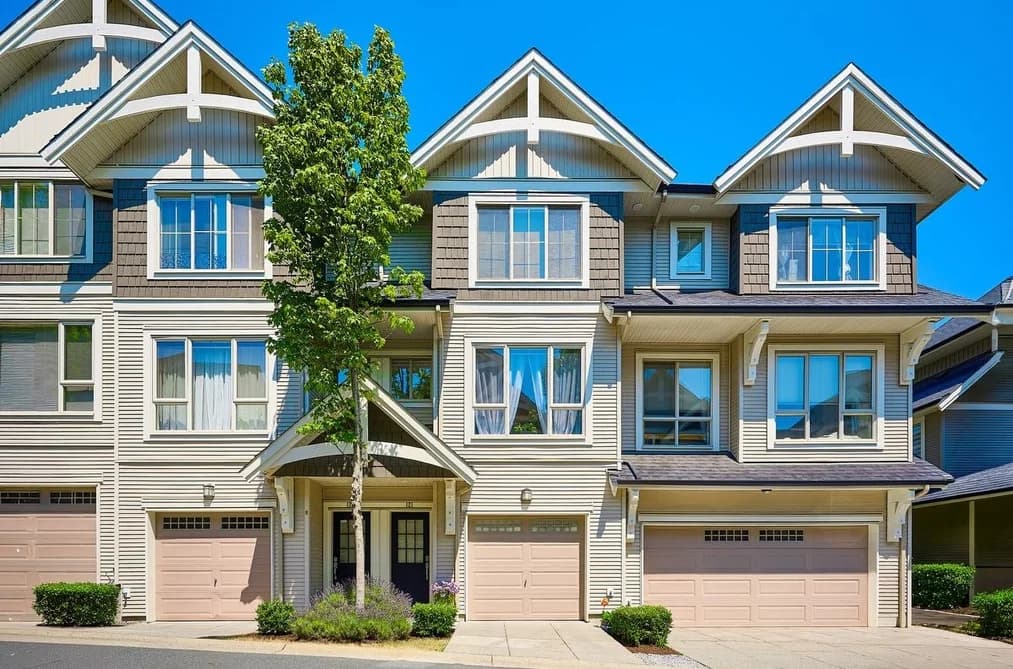 121 3105 DAYANEE SPRINGS BOULEVARD, Coquitlam, BC — Residential for Sale - Photo 2