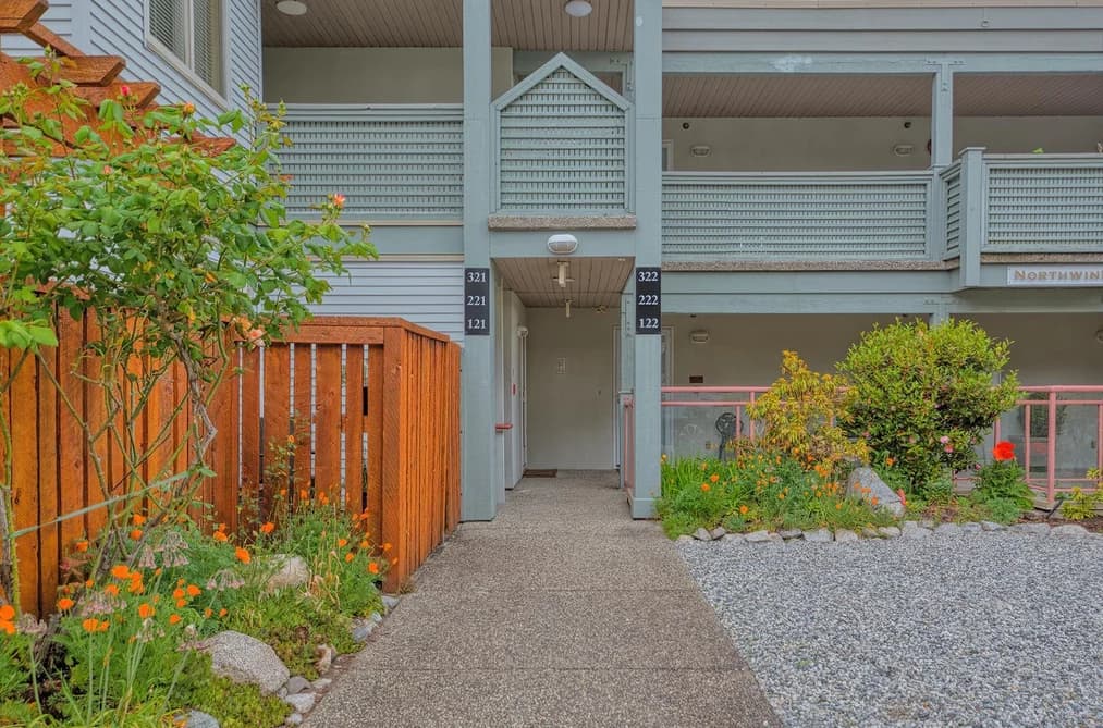 121 5780 TRAIL AVENUE, Sechelt, BC — Residential for Sale - Photo 2