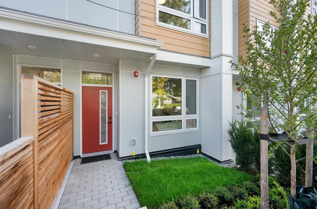 121 639 ASPEN STREET, Coquitlam, BC — Residential for Sale - Photo 2