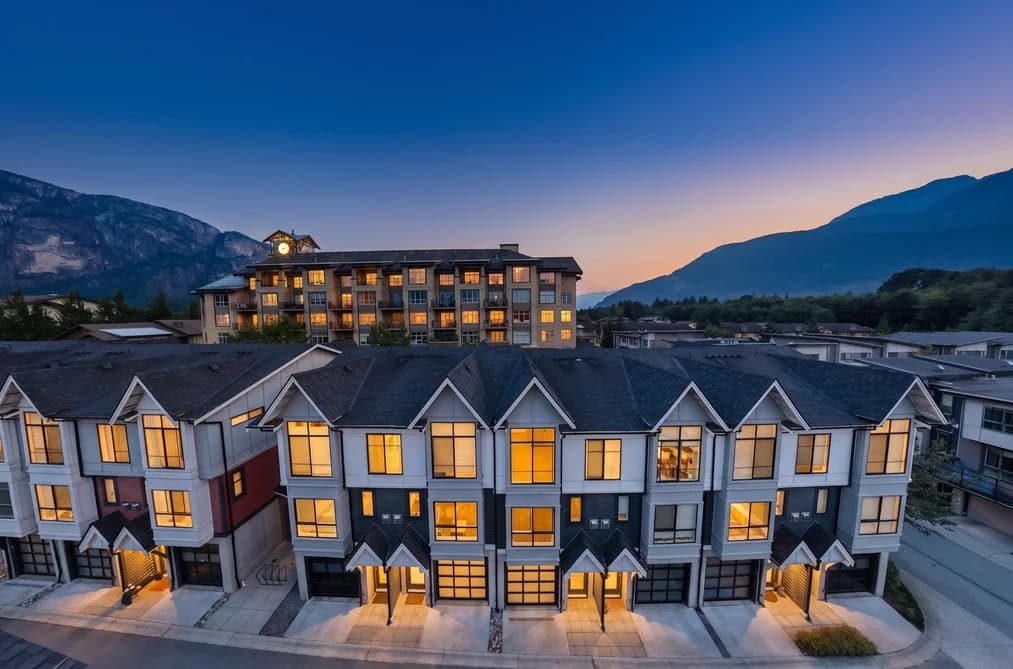 1210 GRANITE DRIVE, Squamish, BC — Residential for Sale - Photo 2