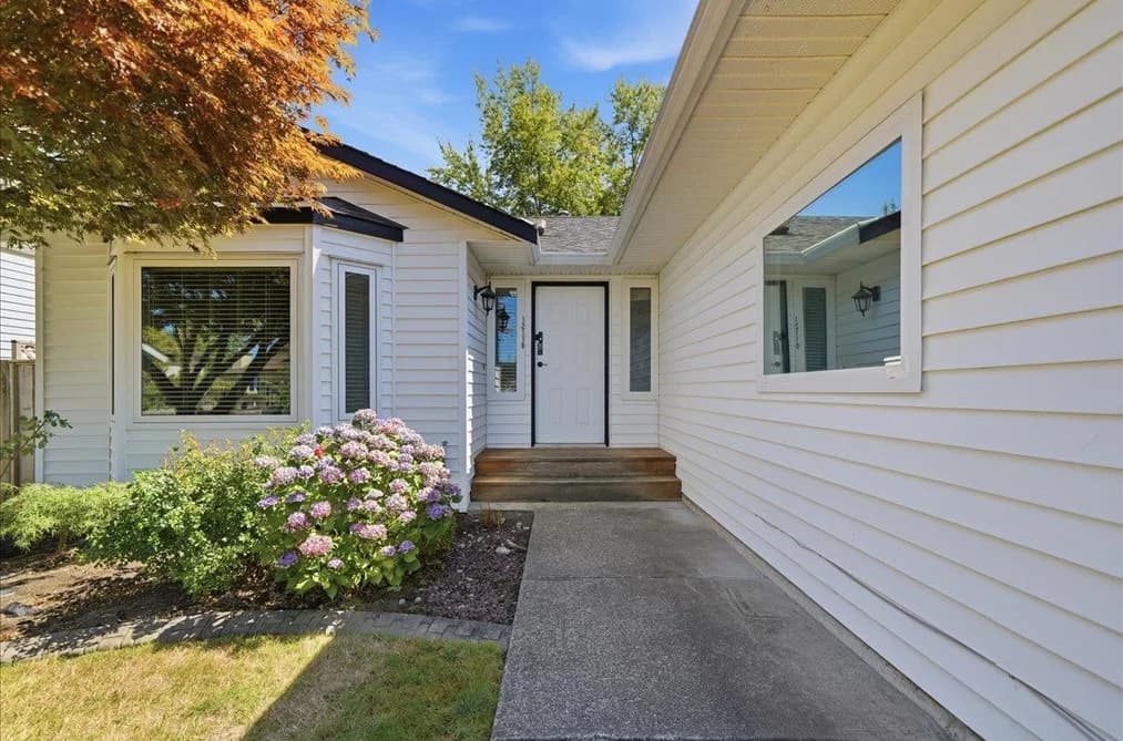 12110 BLOSSOM STREET, Maple Ridge, BC — Residential for Sale - Photo 2