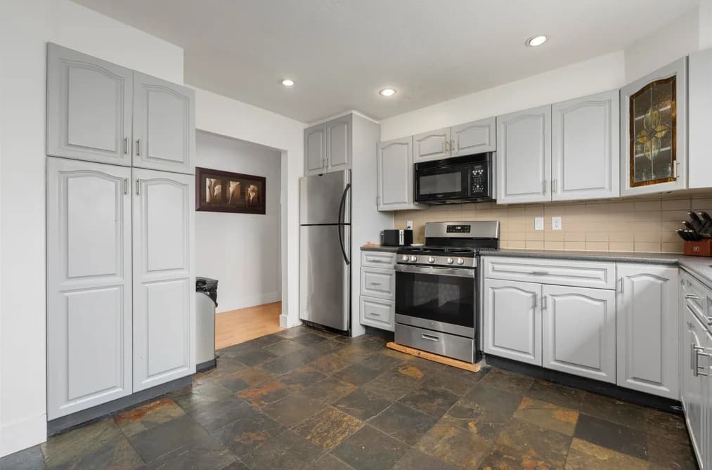 12116 LAITY STREET, Maple Ridge, BC — Residential for Sale - Photo 2
