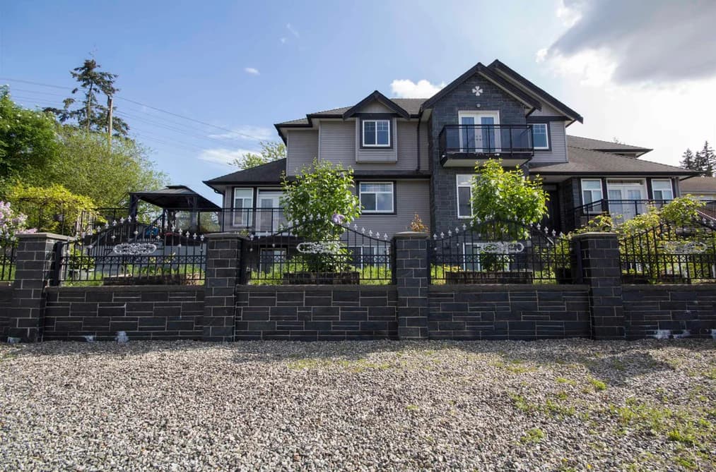 12136 100A AVENUE, Surrey, BC — Residential for Sale - Photo 2