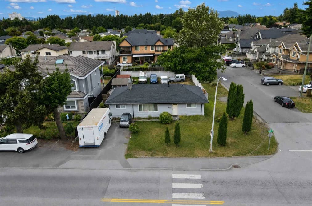 12141 84 AVENUE, Surrey, BC — Residential for Sale - Photo 2
