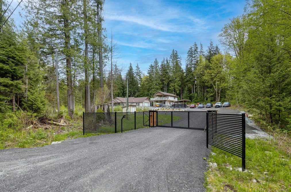 12156 BELL STREET, Mission, BC — Residential for Sale - Photo 2