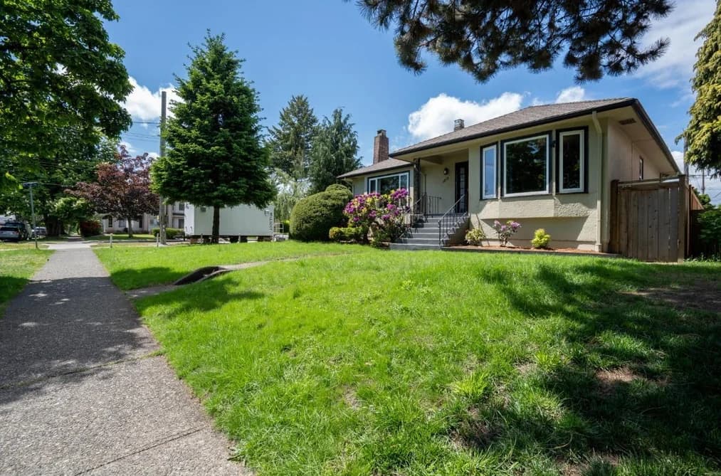 1219 LONDON STREET, New Westminster, BC — Residential for Sale - Photo 2
