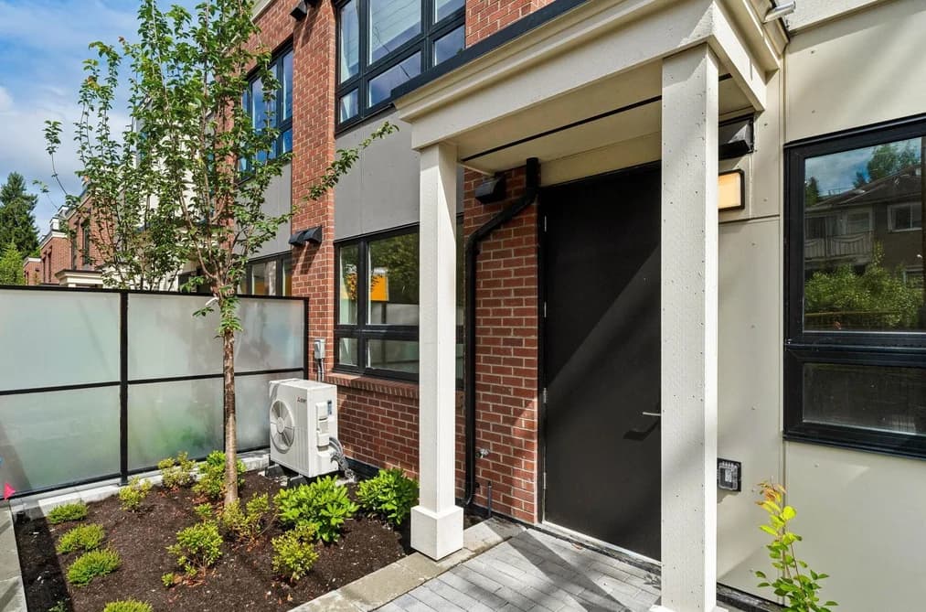122 578 W 24 AVENUE, Vancouver, BC — Residential for Sale - Main Photo