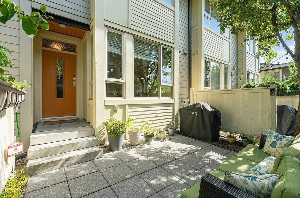 122 9229 UNIVERSITY CRESCENT, Burnaby, BC — Residential for Sale - Photo 2