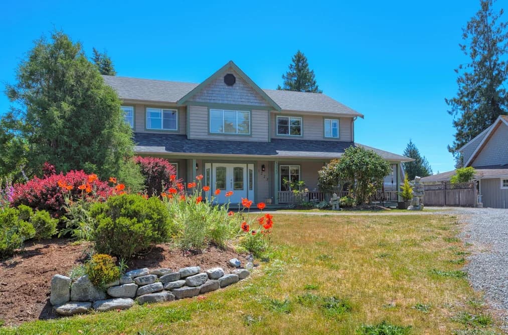 1223 SUNNYSIDE ROAD, Gibsons, BC — Residential for Sale - Main Photo