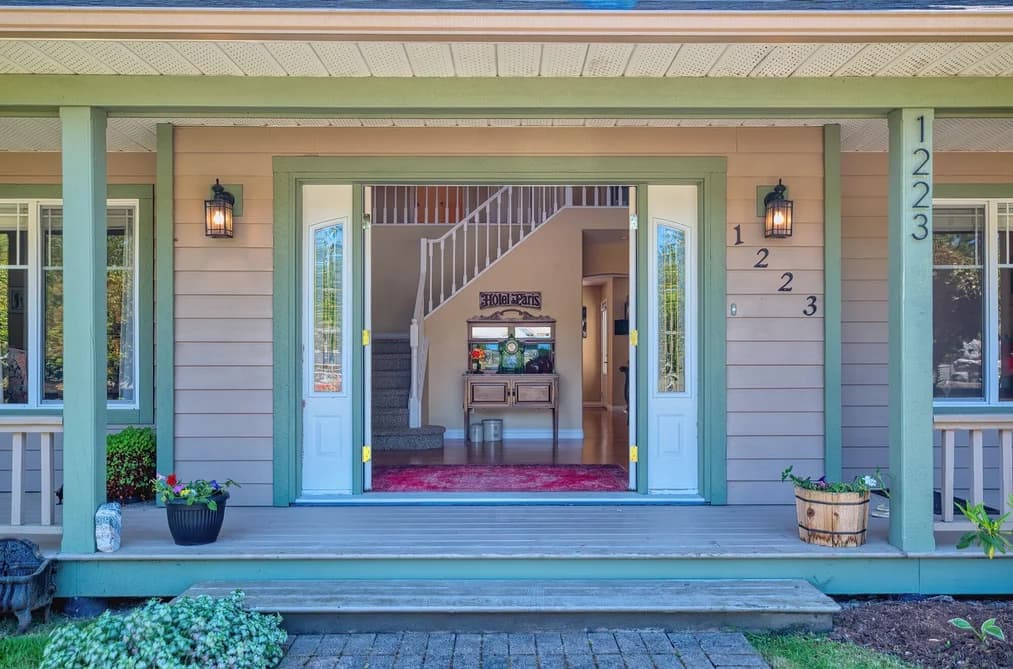 1223 SUNNYSIDE ROAD, Gibsons, BC — Residential for Sale - Photo 2