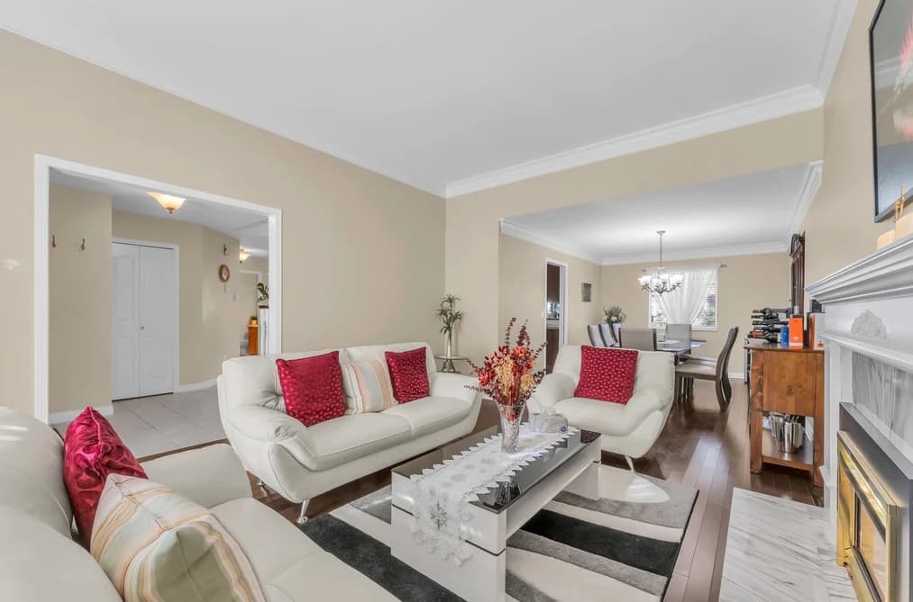 12231 63A Avenue, Surrey, BC - House for Sale - Photo 2 of 40 12231 63A Avenue, Surrey, BC - House for Sale - Photo 2 of 40