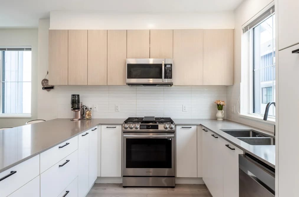 123 488 FURNESS STREET, New Westminster, BC — Residential for Sale - Photo 2