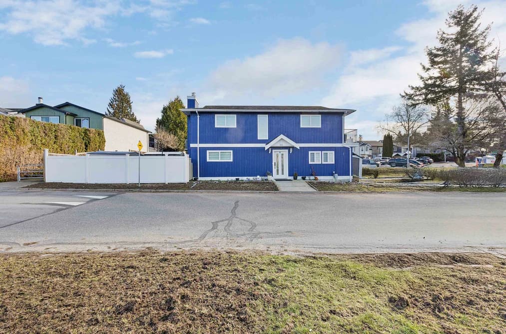 123 SPRINGFIELD DRIVE, Langley, BC — Residential for Sale - Main Photo