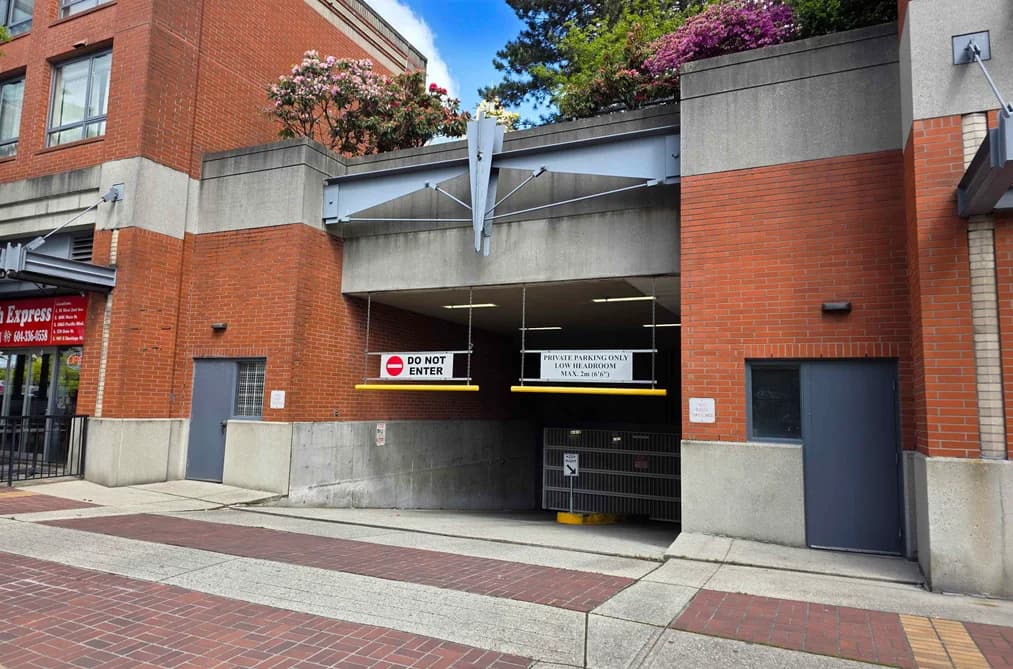 1233 PACIFIC BOULEVARD, Vancouver, BC — Residential for Sale - Main Photo