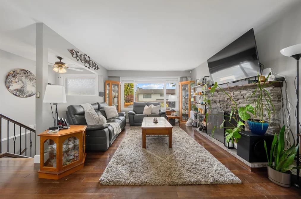 12347 GREENWELL STREET, Maple Ridge, BC — Residential for Sale - Photo 2