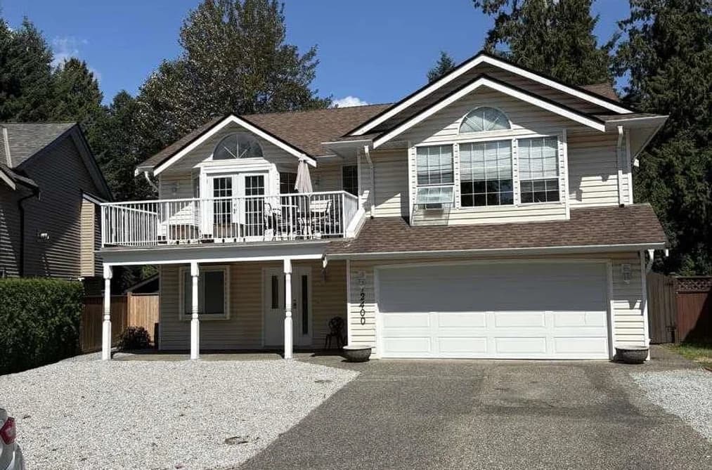 12400 NIKOLA STREET, Pitt Meadows, BC — Residential for Sale - Photo 2