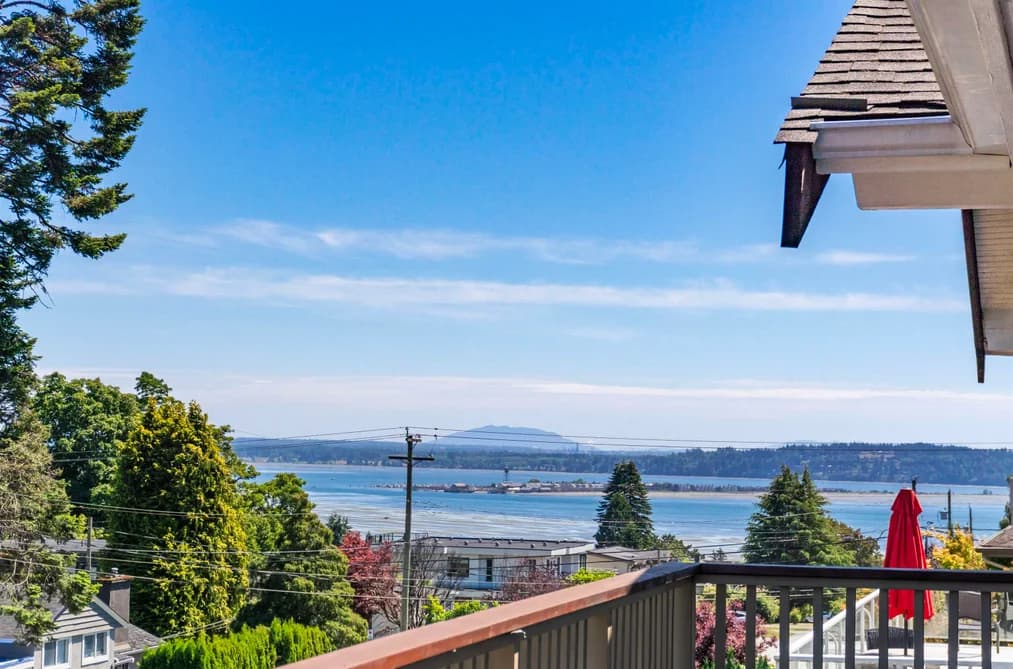 House for sale at 1243 Parker Street White Rock British Columbia - MLS: R3135456