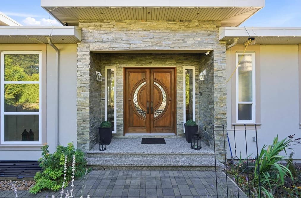 12528 52A Avenue, Surrey, BC - House for Sale - Photo 2 of 40 12528 52A Avenue, Surrey, BC - House for Sale - Photo 2 of 40