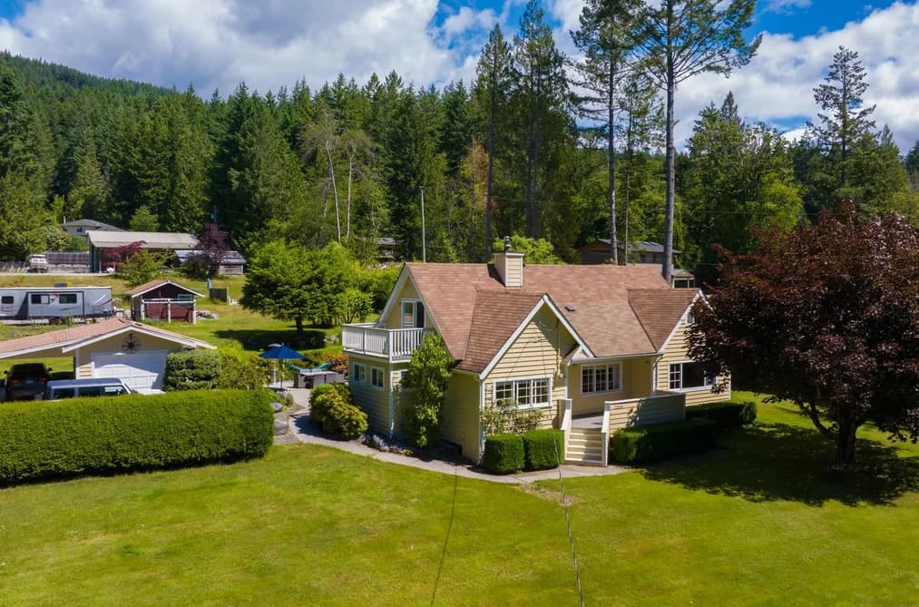 1266 REED ROAD, Gibsons, BC — Residential for Sale - Main Photo